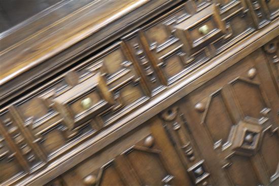 A 17th century style oak dresser, W.6ft D.1ft 8in. H.7ft 6in.